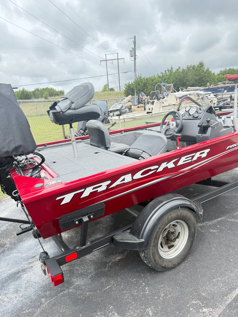 Slide: The Image of Tracker Boats PRO 170 Bass/Fishing Bass/Fishing Boat Fishing Tracker/Tahoe 2023 - 20