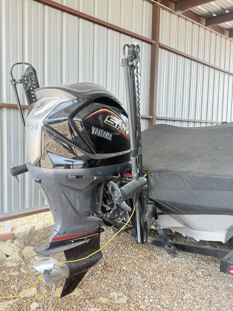 Slide: The Image of Ikon LX 21 Bass/Fishing Bass/Fishing Boat Fishing Crappie 2024 - 51