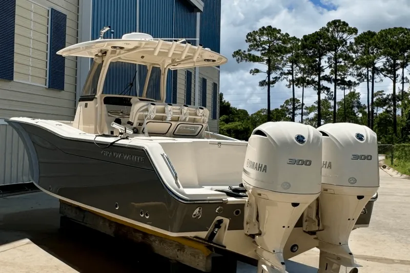 Slide: The Image of Grady-White 271 CANYON 2021 - 1