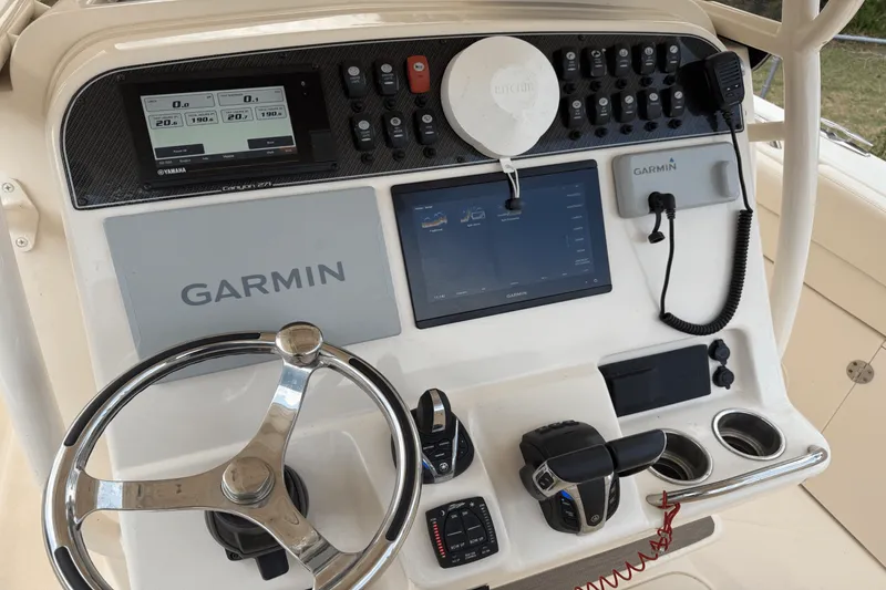 Slide: The Image of Grady-White 271 CANYON 2021 - 10