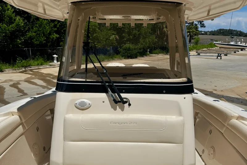 Slide: The Image of Grady-White 271 CANYON 2021 - 12