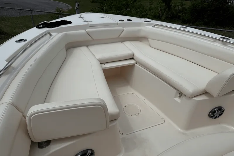 Slide: The Image of Grady-White 271 CANYON 2021 - 13