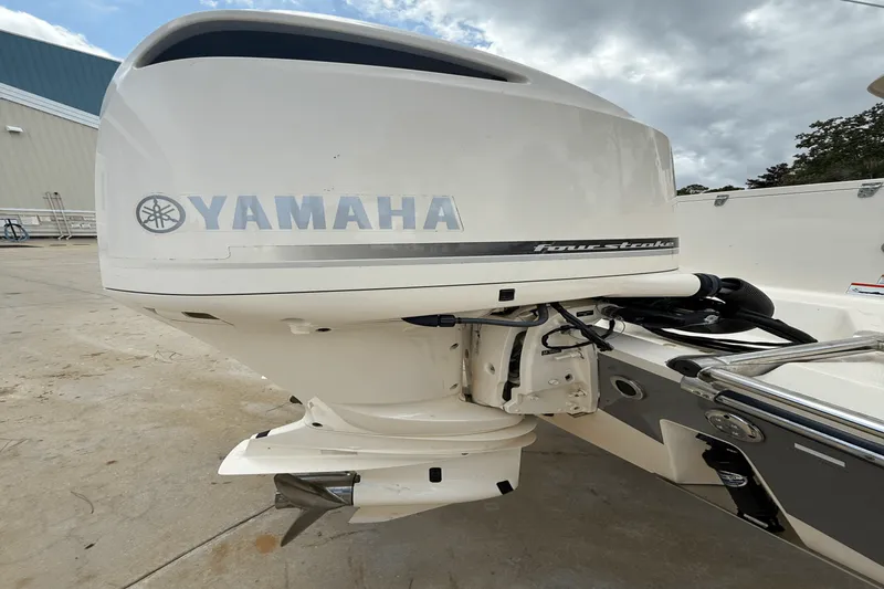 Slide: The Image of Grady-White 271 CANYON 2021 - 4