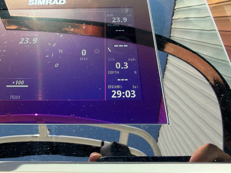 Slide: The Image of Sea Ray SLX 250 2022 - 13