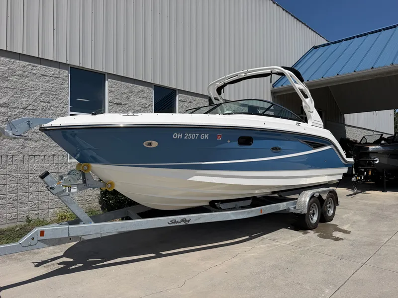 Slide: The Image of Sea Ray SLX 250 2022 - 3