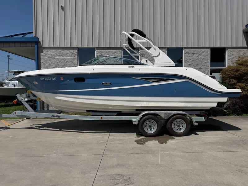The Image of Sea Ray SLX 250 2022 - 0