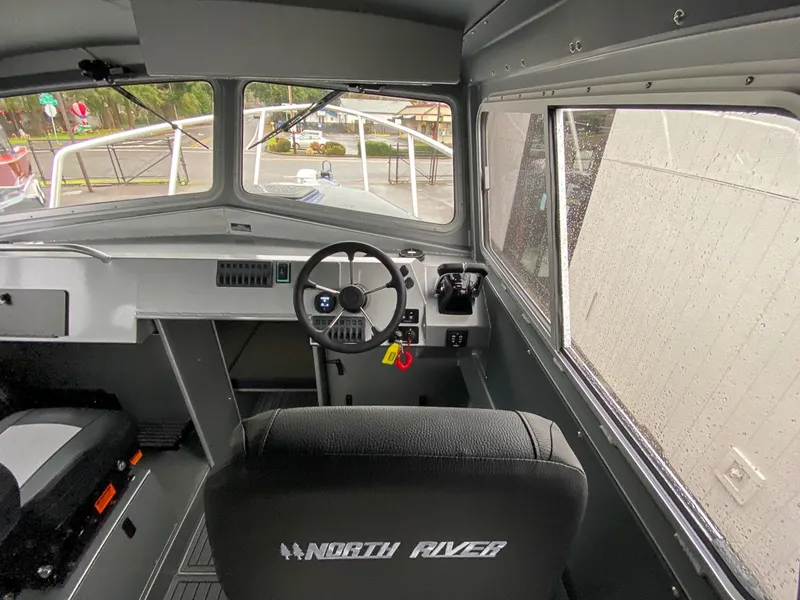 Slide: The Image of North River 2900 SXL 2026 - 9