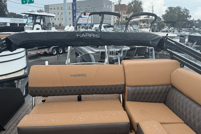 Slide: The Image of Harris Cruiser 230 2026 - 13