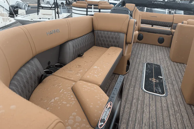 Slide: The Image of Harris Cruiser 230 2026 - 20