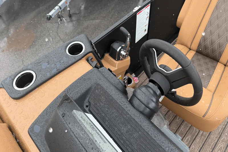 Slide: The Image of Harris Cruiser 230 2026 - 26