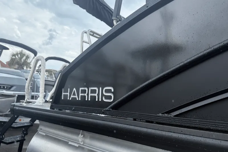 Slide: The Image of Harris Cruiser 230 2026 - 4