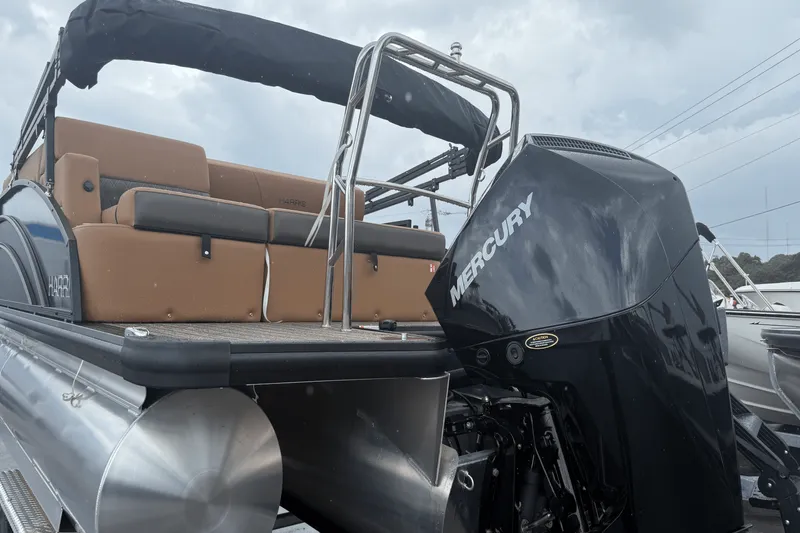 Slide: The Image of Harris Cruiser 230 2026 - 6