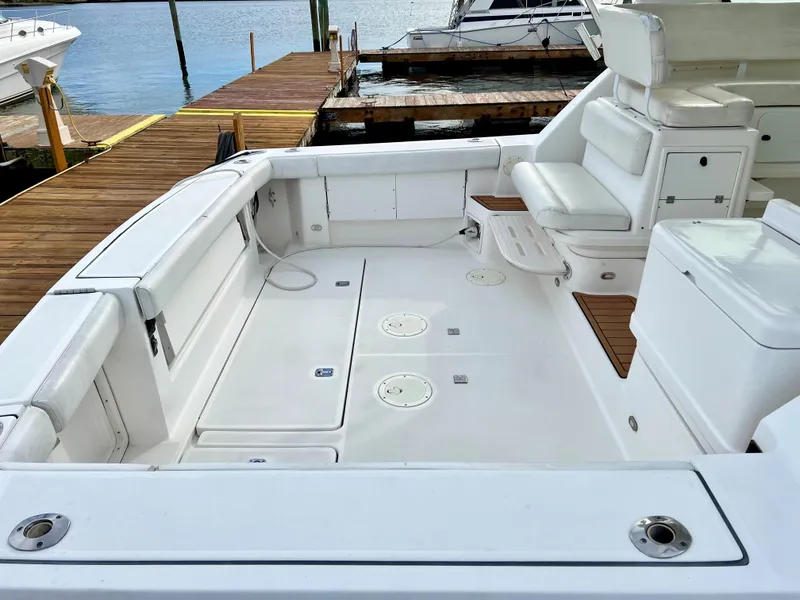 Slide: The Image of Tiara 3700 Open 2000 - 10