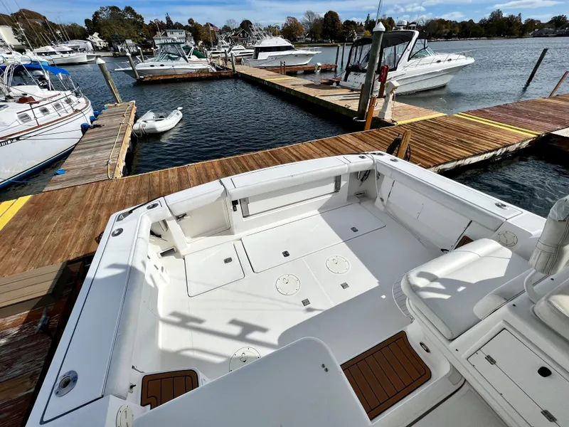 Slide: The Image of Tiara 3700 Open 2000 - 11