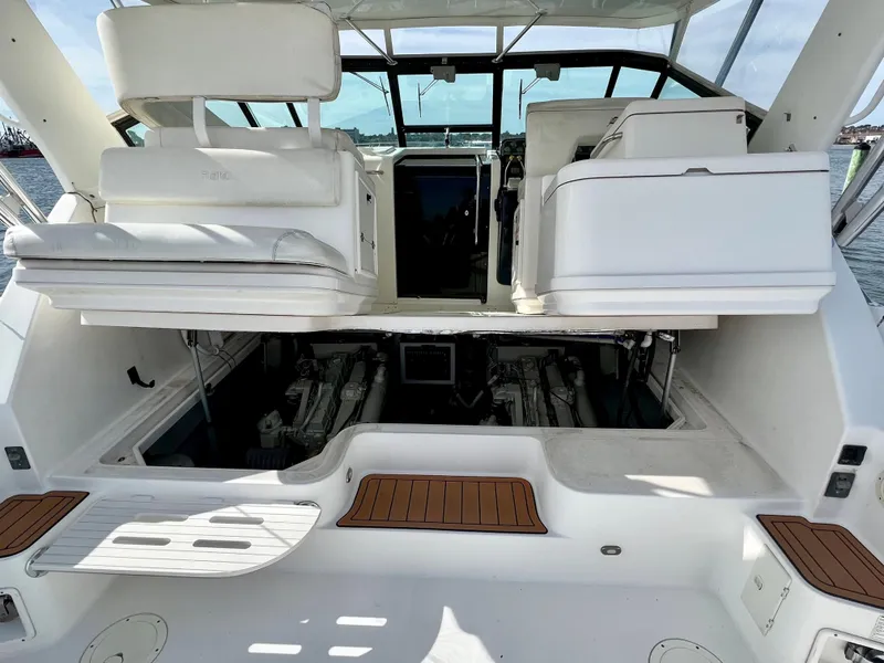 Slide: The Image of Tiara 3700 Open 2000 - 35