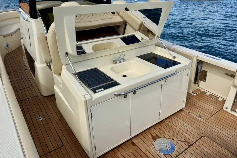 Slide: The Image of Chris-Craft Catalina 34 2019 - 11