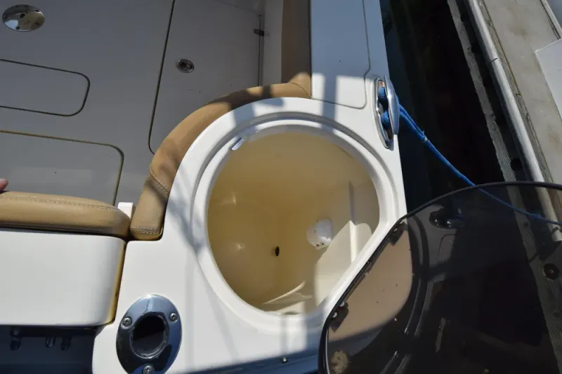 Slide: The Image of Scout 275 Dorado 2017 - 18