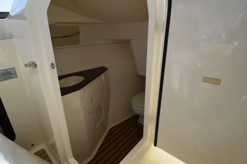 Slide: The Image of Scout 275 Dorado 2017 - 23