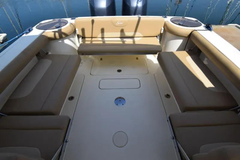 Slide: The Image of Scout 275 Dorado 2017 - 4