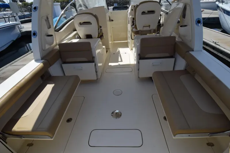 Slide: The Image of Scout 275 Dorado 2017 - 7