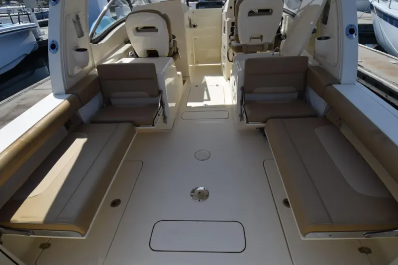 Slide: The Image of Scout 275 Dorado 2017 - 8