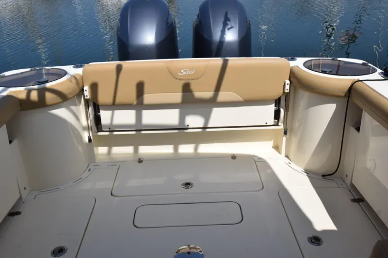 Slide: The Image of Scout 275 Dorado 2017 - 17