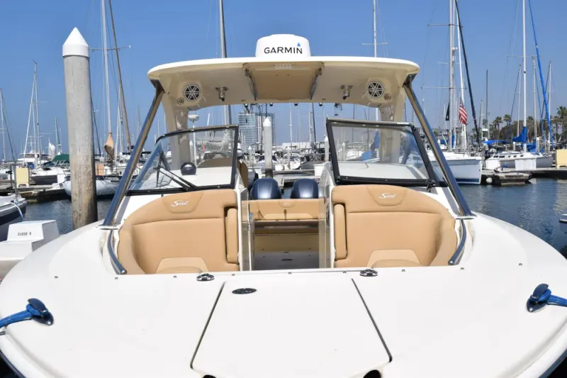 Slide: The Image of Scout 275 Dorado 2017 - 1