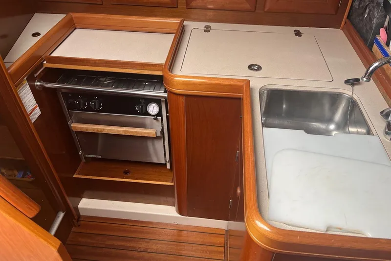 Slide: The Image of Beneteau Oceanis 381 1999 - 6