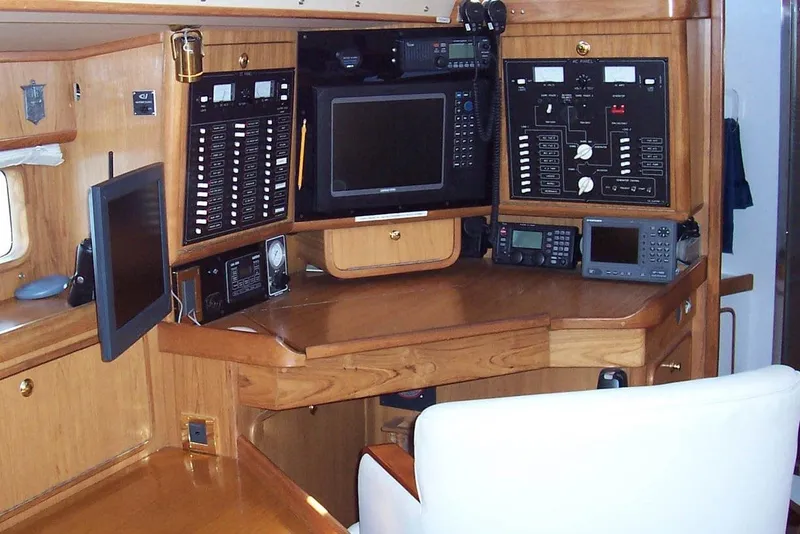 Slide: The Image of C&C 51' XL / CB 1994 - 19