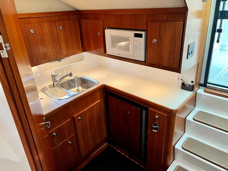 Slide: The Image of Tiara 3700 Open 2000 - 27