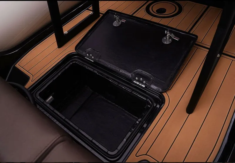 Slide: The Image of Brig Navigator 22 2027 - 10