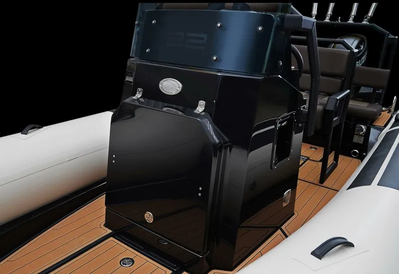Slide: The Image of Brig Navigator 22 2027 - 6