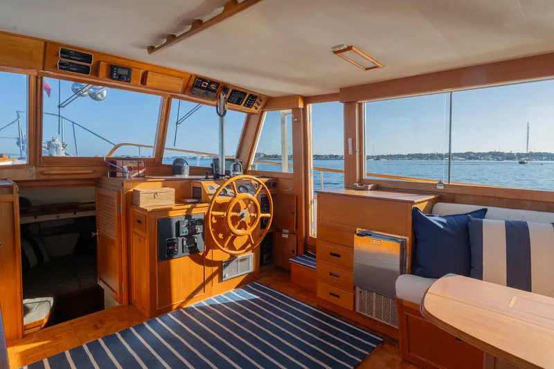 Slide: The Image of Grand Banks 42 Classic 1992 - 19