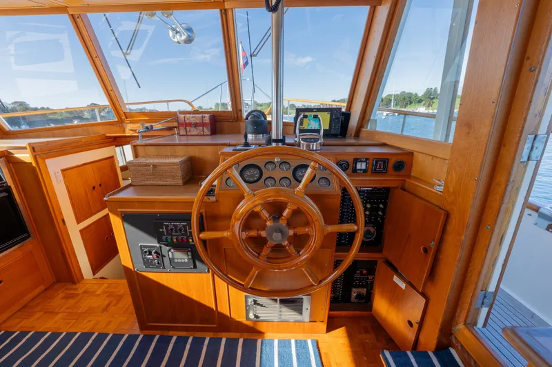 Slide: The Image of Grand Banks 42 Classic 1992 - 17