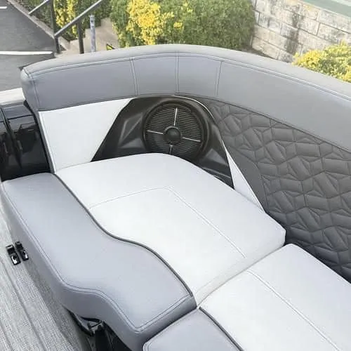 Slide: The Image of Veranda V One Tritoon 2022 - 20