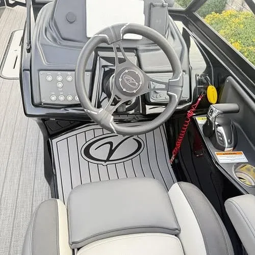 Slide: The Image of Veranda V One Tritoon 2022 - 13