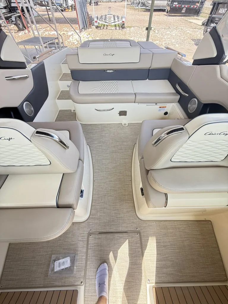 Slide: The Image of Chris-Craft SPORTSTER 25 MR 2026 - 34