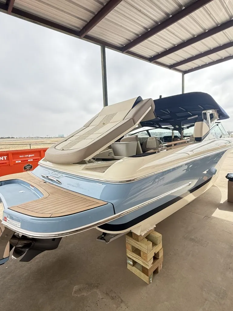 Slide: The Image of Chris-Craft SPORTSTER 25 MR 2026 - 6