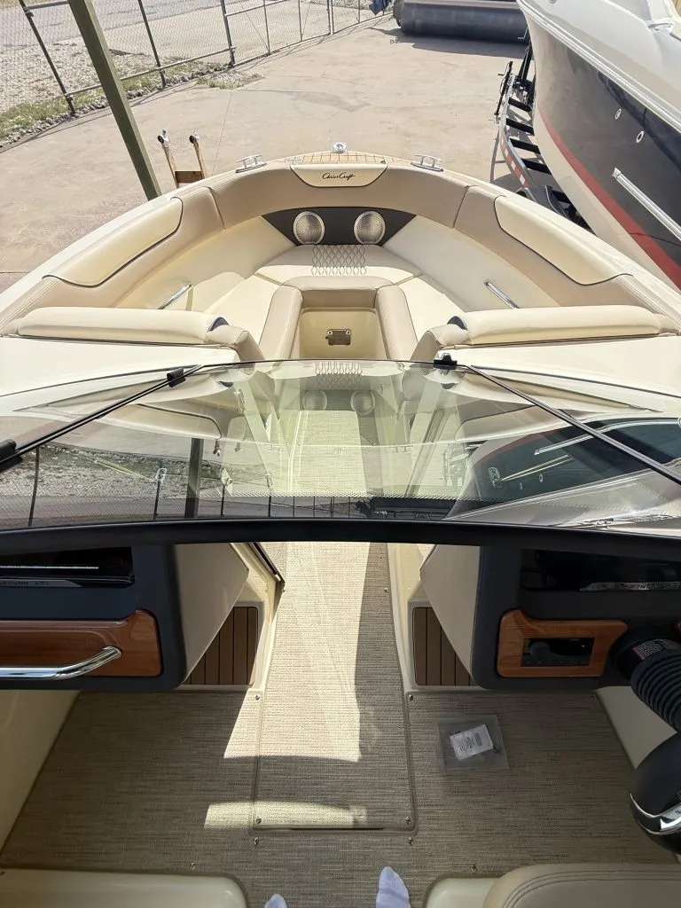 Slide: The Image of Chris-Craft SPORTSTER 25 MR 2026 - 24