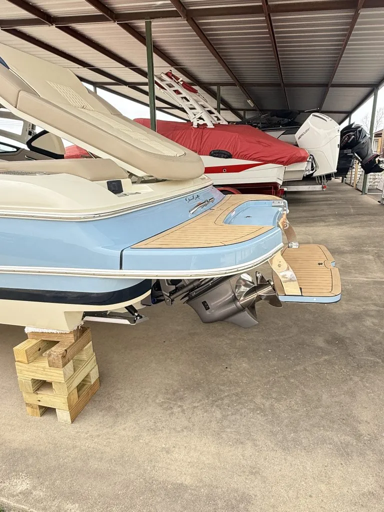 Slide: The Image of Chris-Craft SPORTSTER 25 MR 2026 - 3