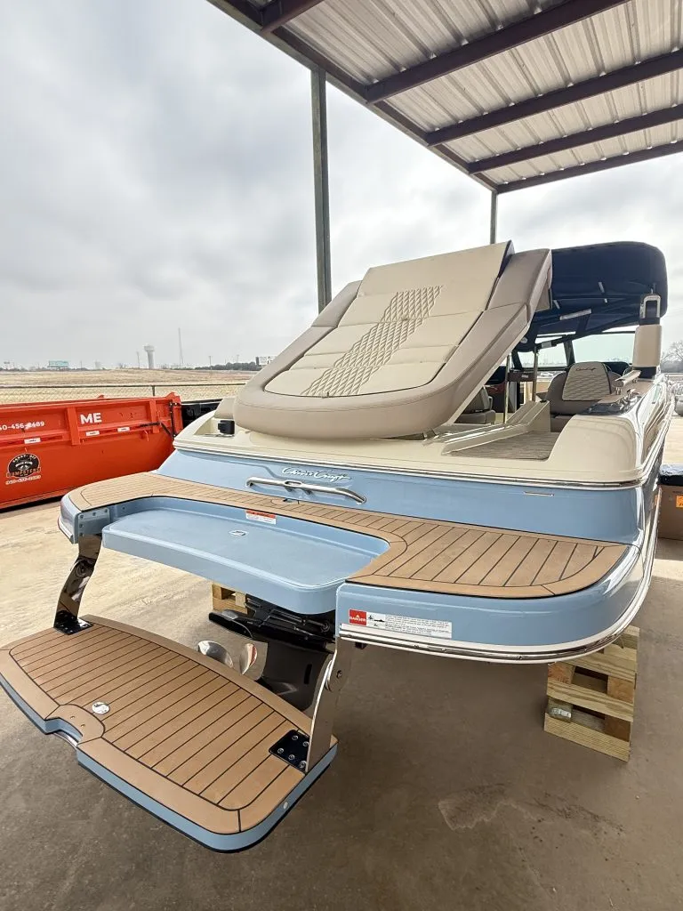 Slide: The Image of Chris-Craft SPORTSTER 25 MR 2026 - 5