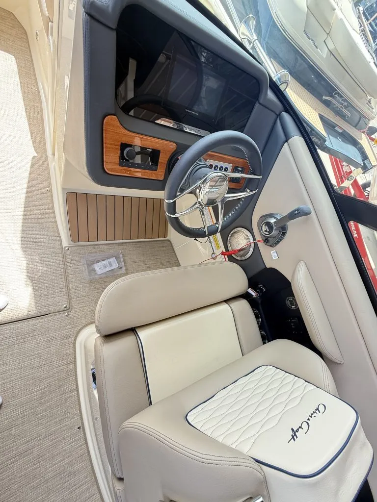 Slide: The Image of Chris-Craft SPORTSTER 25 MR 2026 - 25