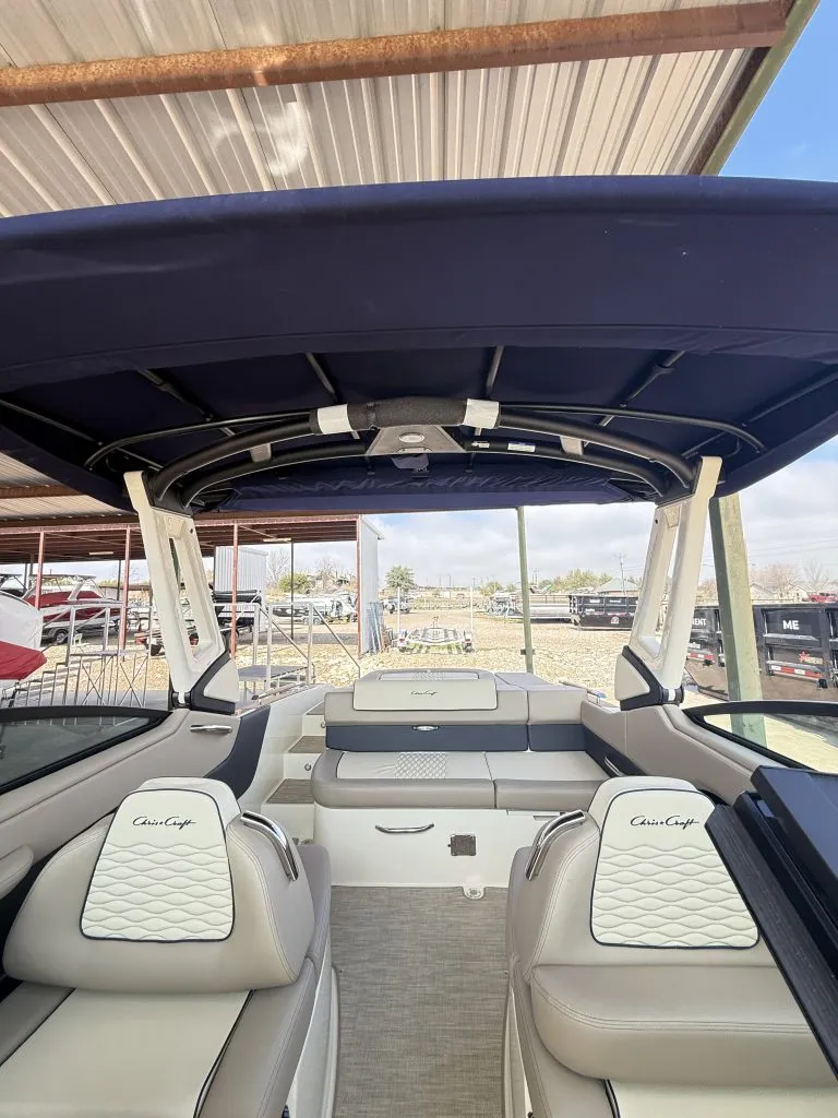 Slide: The Image of Chris-Craft SPORTSTER 25 MR 2026 - 33