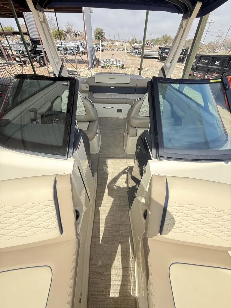 Slide: The Image of Chris-Craft SPORTSTER 25 MR 2026 - 31