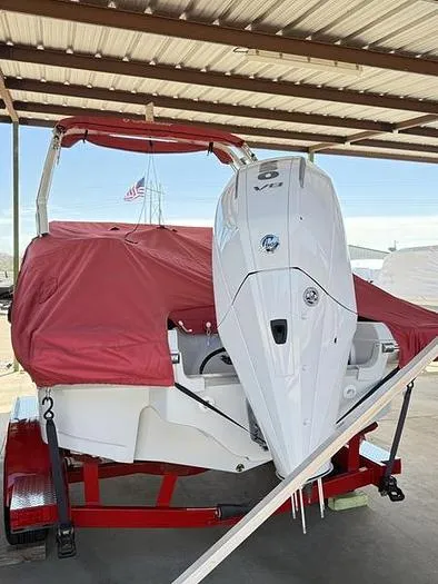 Slide: The Image of Crownline Boats 250 XSS Bowrider 2024 - 10