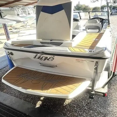 Slide: The Image of Tigé R20 Bowrider 2014 - 12