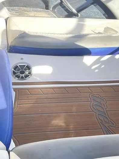 Slide: The Image of Tigé R20 Bowrider 2014 - 7