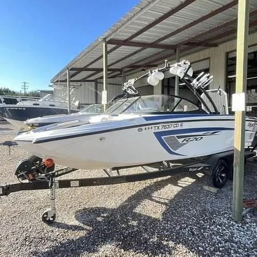 Slide: The Image of Tigé R20 Bowrider 2014 - 10