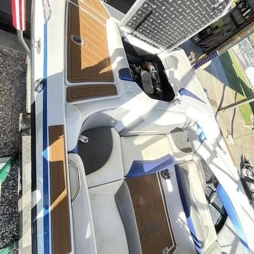 Slide: The Image of Tigé R20 Bowrider 2014 - 9