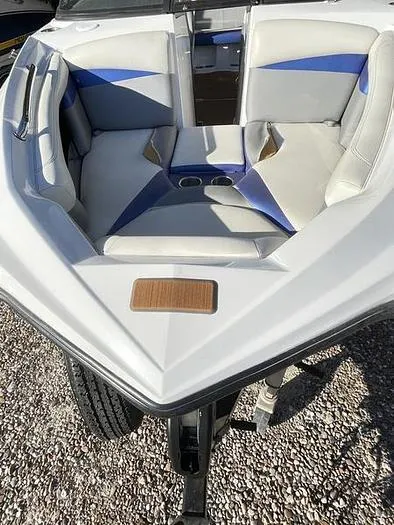 Slide: The Image of Tigé R20 Bowrider 2014 - 1
